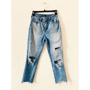 Distress Jeans